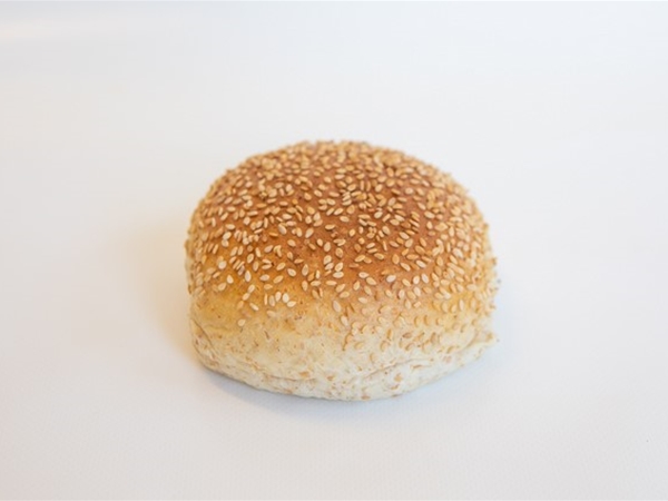 Bolletje bruin volkoren met sesamzaad